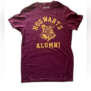 Harry Potter Women’s Hogwarts Alumni Tshirt | Small NWOT